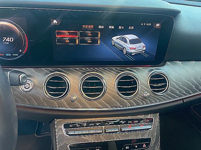 E-CLASS W213  第16張相片