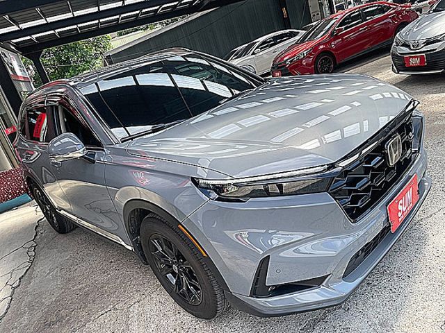 大改款六代最頂P版新車127萬全景天窗電尾盲點環景才跑1萬歐  第6張相片
