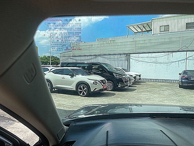 大改款六代最頂P版新車127萬全景天窗電尾盲點環景才跑1萬歐  第20張相片