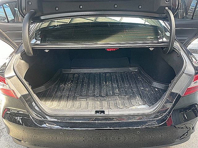 大改款進口中型房車神話Camry 油電尊爵版有抬顯 I-KEY 電動椅跟車盲點才跑6萬9  第7張相片