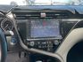 大改款進口中型房車神話Camry 油電尊爵版有抬顯 I-KEY 電動椅跟車盲點才跑6萬9  第16張縮圖