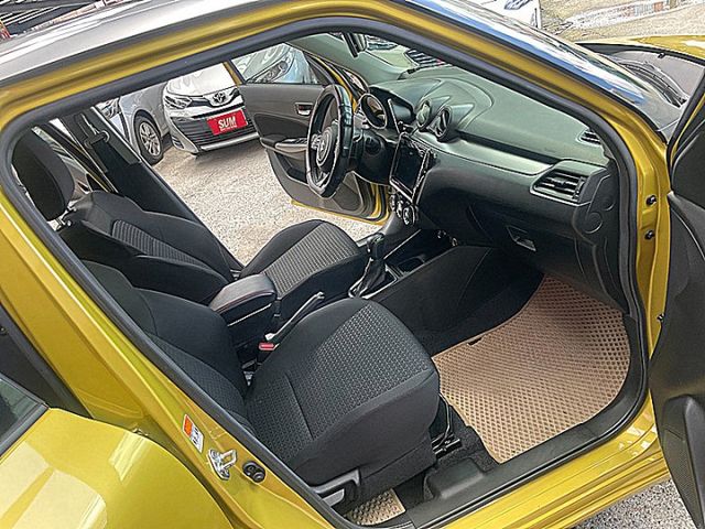 進化改款 四代 Suzuki Swift 12V 輕油電掀背車才跑3萬  第10張相片