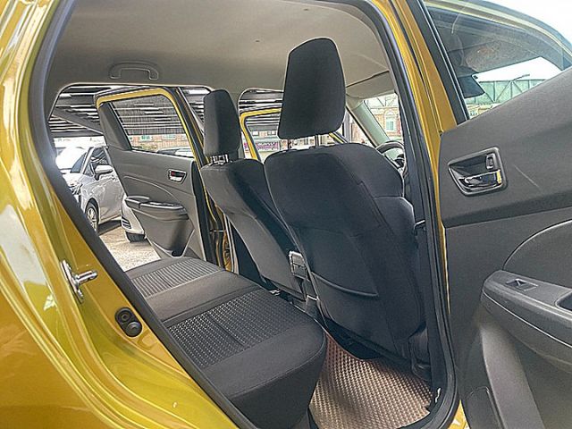 進化改款 四代 Suzuki Swift 12V 輕油電掀背車才跑3萬  第11張相片