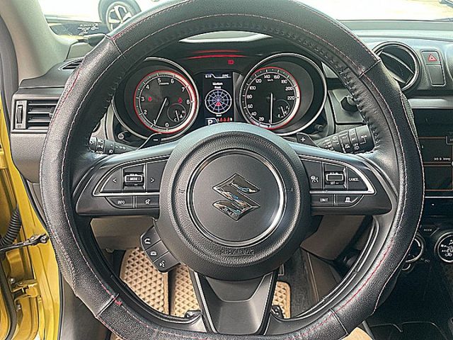 進化改款 四代 Suzuki Swift 12V 輕油電掀背車才跑3萬  第14張相片