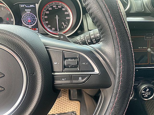 進化改款 四代 Suzuki Swift 12V 輕油電掀背車才跑3萬  第15張相片