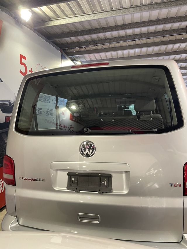 VOLKSWAGEN福斯 T5 CARAVELLE  第4張相片