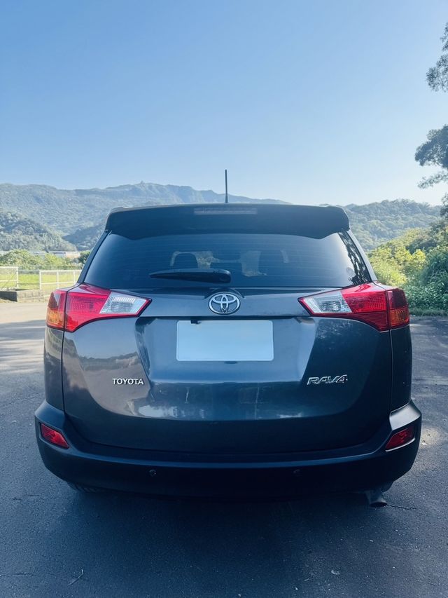 TOYOTA豐田 RAV4  第2張相片
