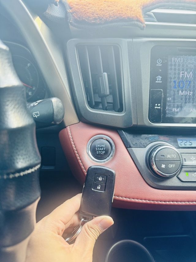 TOYOTA豐田 RAV4  第12張相片