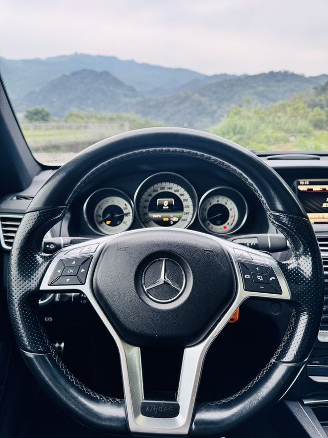 M-BENZ賓士 E250 COUPE  第13張相片