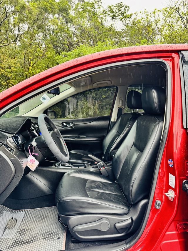 NISSAN日產 TIIDA  第8張相片
