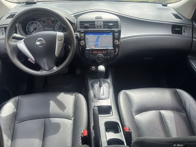 NISSAN日產 TIIDA  第5張相片