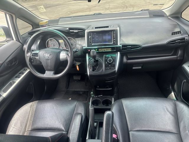 TOYOTA豐田 WISH  第8張相片