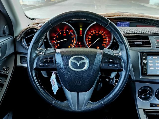 ★SUM模範店家★專業認證　★熱門四門轎車款．．　　　★里程保證★多功能數位影音　★方向盤換檔撥片★倒車影像  第5張相片