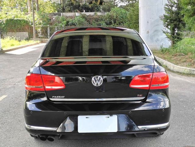 ★SUM模範店家★專業認證　★德國進口舒適房車款．　　★里程保證★渦輪引擎．　　　★多功能數位影音  第12張相片