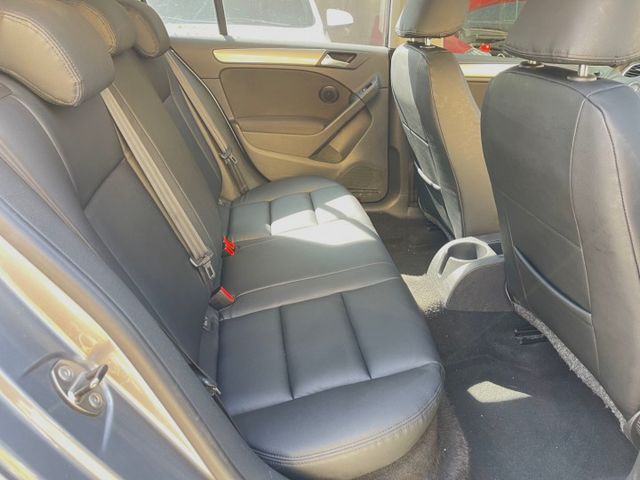 ★SUM模範店家★專業認證　★熱門進口五門掀背車款　　★里程保證★多功能數位影音　★倒車影像★操控佳安全有保障  第13張相片