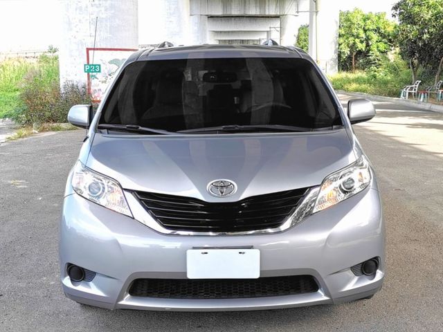★SUM模範店家★專業認證　★熱門商務車款★里程保證　　★定速巡航★雙電動滑門　　　★多功能數位影音★倒車影像  第10張相片