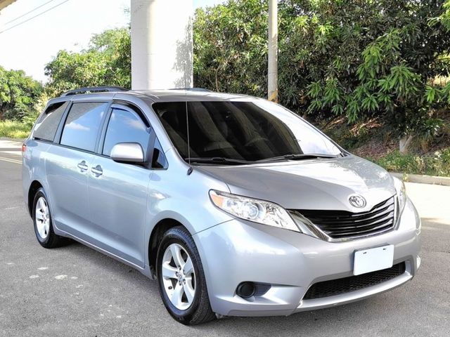 ★SUM模範店家★專業認證　★熱門商務車款★里程保證　　★定速巡航★雙電動滑門　　　★多功能數位影音★倒車影像  第11張相片