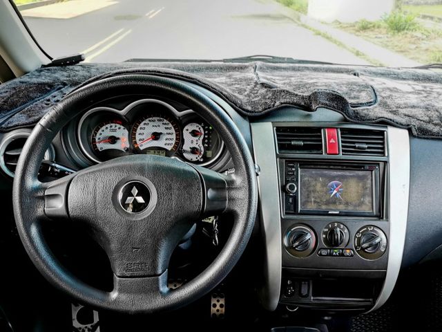 ★SUM模範店家　　　　　　★熱門5門掀背車款★里程保證　★多功能數位影音★倒車影像　★空間超大★代步車的好選擇  第4張相片