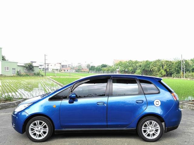 ★SUM模範店家　　　　　　★熱門5門掀背車款★里程保證　★多功能數位影音★倒車影像　★空間超大★代步車的好選擇  第11張相片