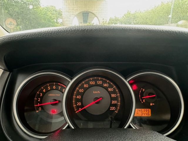 ★SUM模範店家認證車　　　　★熱門5門掀背車款★里程保證　★數位恆溫　　　　　　　　★魔術大空間★車內空間大  第2張相片