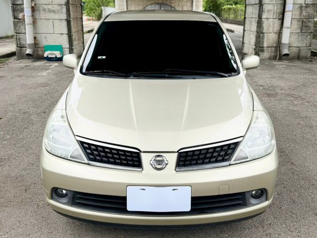 ★SUM模範店家認證車　　　　★熱門5門掀背車款★里程保證　★數位恆溫　　　　　　　　★魔術大空間★車內空間大  第5張相片