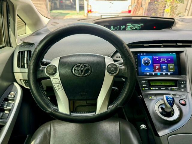 ★SUM模範店家認證車　　　　★熱門5門掀背車款★里程保證　★雙區數位恆溫★雙電熱椅　　　　　　　★方向盤快控★倒車影像  第7張相片