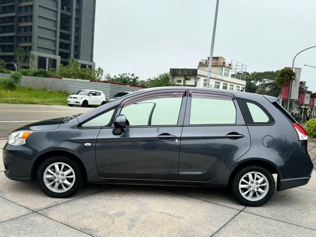 ★SUM模範店家　　　　　　★熱門5門掀背車款★里程保證　★恆溫空調★保養維修超便宜　　★空間超大★代步車的好選擇  第10張相片