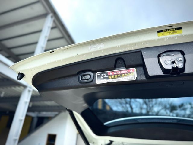 ★SUM模範店家★專業認證　★熱門休旅車款★里程保證　　★5＋1樂活環景款★數位恆溫　　　　★360°環景★可載輪椅  第6張相片