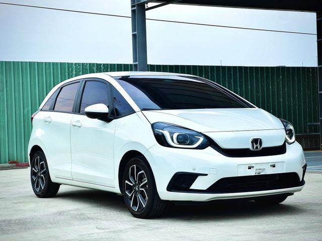 ★SUM模範店家★專業認證　★熱門五門掀背車款　　　　★里程保證★ACC自動跟車　　★方向盤換檔撥片★摸門解鎖  第9張相片