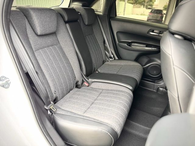 ★SUM模範店家★專業認證　★熱門五門掀背車款　　　　★里程保證★ACC自動跟車　　★方向盤換檔撥片★摸門解鎖  第16張相片