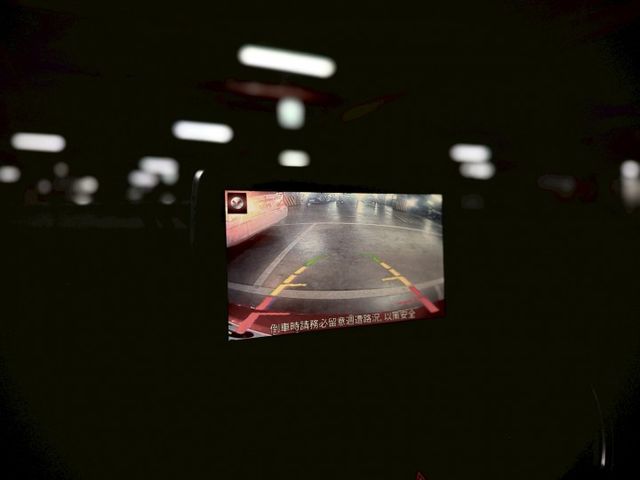 ★SUM模範店家★專業認證　★熱門五門掀背車款　　　　★里程保證★定速巡航　　　　　★一鍵啟動★倒車影像  第4張相片