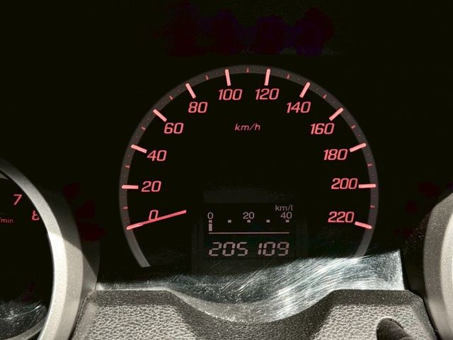 ★SUM模範店家★專業認證　★熱門五門掀背車款　　　　★里程保證★方向盤換檔撥片　　　★定速巡航★前方防撞雷達  第2張相片
