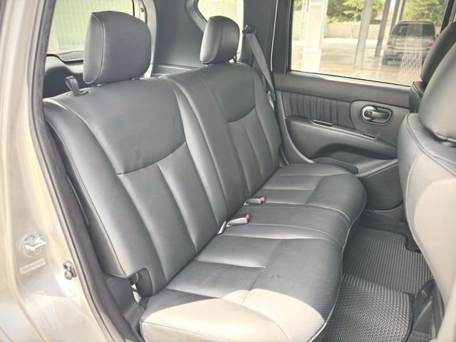 ★SUM模範店家★專業認證　★熱門休旅車款★里程保證　　★車內空間超大★車頂行李架　　　　★耐操好用★保養便宜  第11張相片
