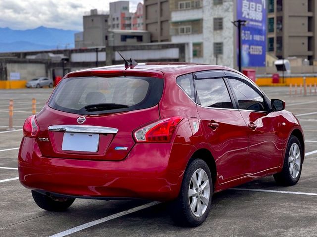 ★SUM模範店家★專業認證　★熱門五門掀背車款　　　　★里程保證★免持鑰匙　　　　★定速巡航★大銀幕安卓機  第7張相片