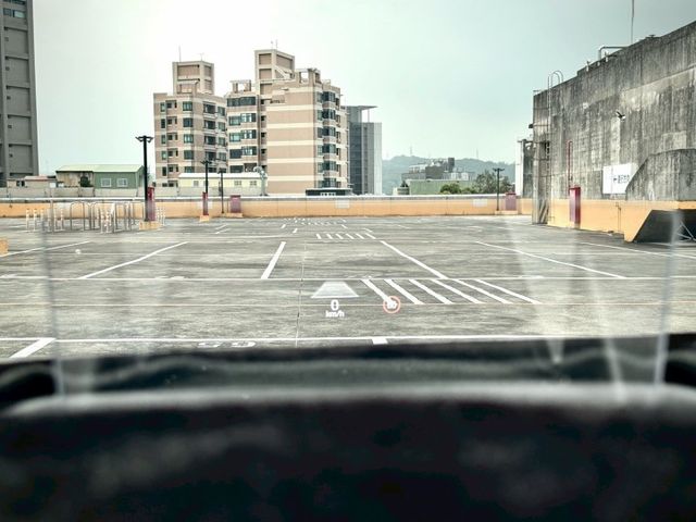 ★SUM模範店家★專業認證　★熱門五門掀背車款　　　　★里程保證★方向盤換檔撥片　　　★ACC跟車★電動尾門  第3張相片