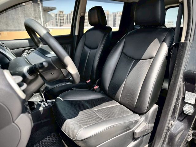 ★SUM模範店家★專業認證　★熱門休旅車款★里程保證　　★車內空間超大★車頂行李架　　　　★耐操好用★保養便宜  第8張相片