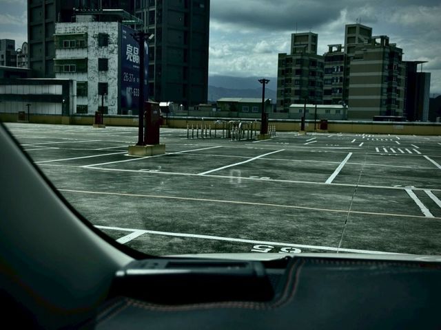 ★SUM模範店家認證車　　　　★熱門四門代步車★里程保證　★IKEY免持鑰匙★ACC跟車　　　　　★數位恆溫★數位儀表  第6張相片