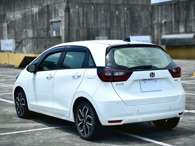★SUM模範店家★專業認證　★熱門五門掀背車款　　　　★里程保證★ACC自動跟車　　★360°環景★摸門解鎖  第10張相片