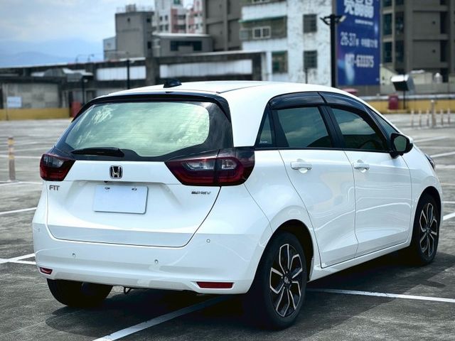 ★SUM模範店家★專業認證　★熱門五門掀背車款　　　　★里程保證★ACC自動跟車　　★360°環景★摸門解鎖  第11張相片