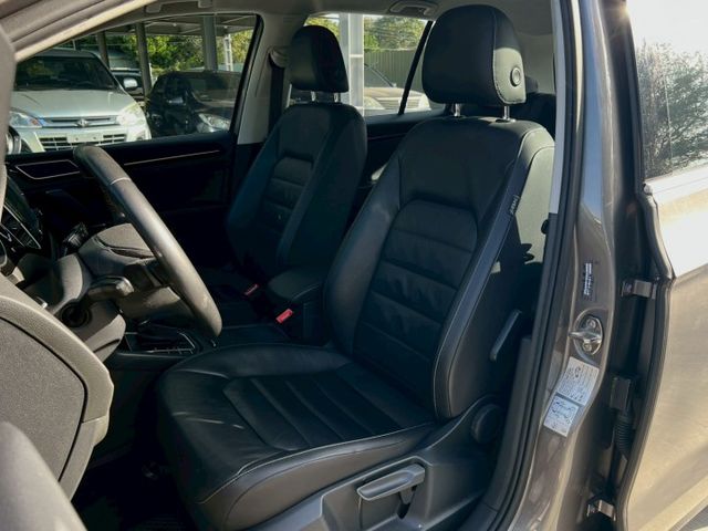 ★SUM模範店家★專業認證　★熱門休旅車款★里程保證　　★定速巡航★雙區數位恆溫　　　　　★一鍵啟動★倒車影像  第9張相片