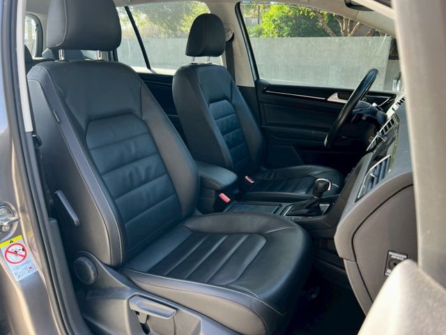 ★SUM模範店家★專業認證　★熱門休旅車款★里程保證　　★定速巡航★雙區數位恆溫　　　　　★一鍵啟動★倒車影像  第11張相片