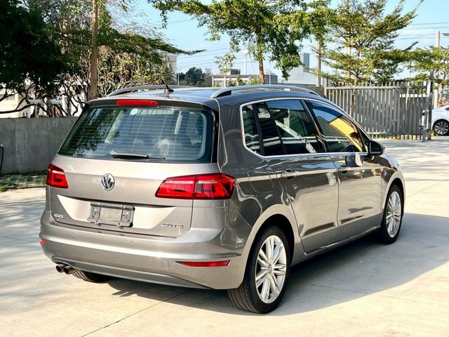 ★SUM模範店家★專業認證　★熱門休旅車款★里程保證　　★定速巡航★雙區數位恆溫　　　　　★一鍵啟動★倒車影像  第17張相片