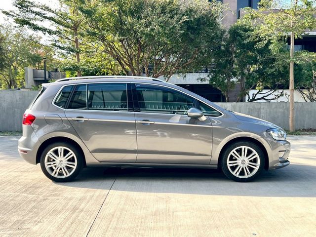 ★SUM模範店家★專業認證　★熱門休旅車款★里程保證　　★定速巡航★雙區數位恆溫　　　　　★一鍵啟動★倒車影像  第19張相片