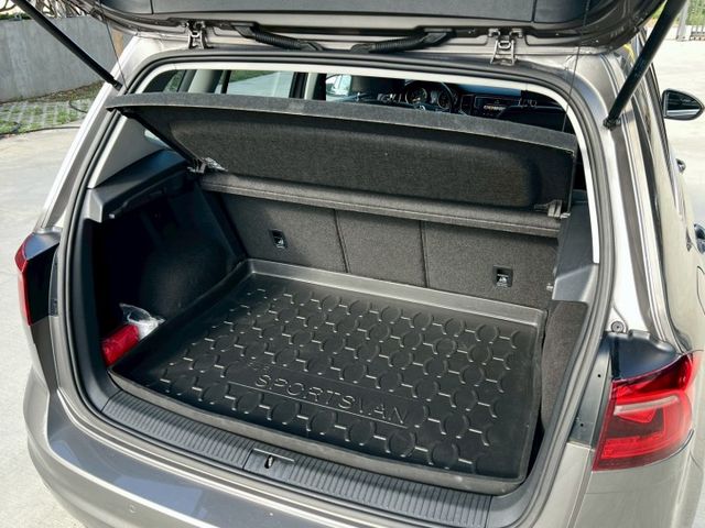 ★SUM模範店家★專業認證　★熱門休旅車款★里程保證　　★定速巡航★雙區數位恆溫　　　　　★一鍵啟動★倒車影像  第20張相片