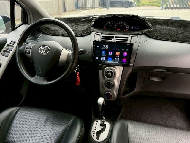 ★SUM模範店家★專業認證　★熱門五門掀背車款　　　　★里程保證★大銀幕安卓機　　　★空間超大★保養維修便宜  第8張相片