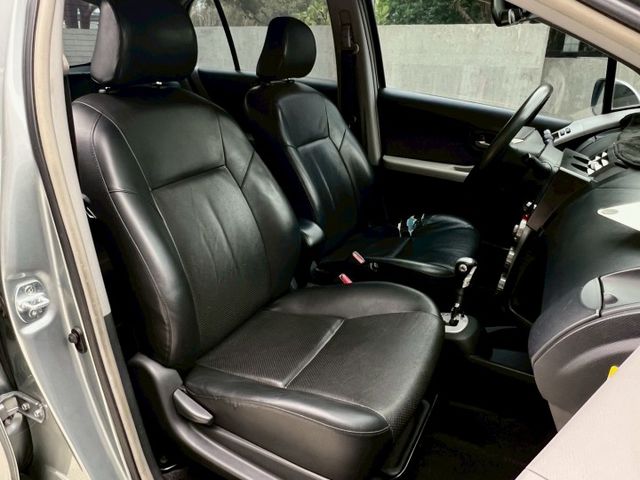 ★SUM模範店家★專業認證　★熱門五門掀背車款　　　　★里程保證★大銀幕安卓機　　　★空間超大★保養維修便宜  第9張相片