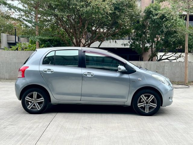 ★SUM模範店家★專業認證　★熱門五門掀背車款　　　　★里程保證★大銀幕安卓機　　　★空間超大★保養維修便宜  第17張相片