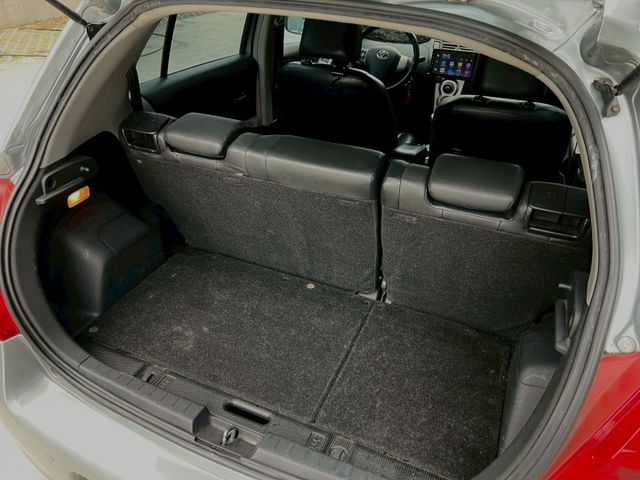 ★SUM模範店家★專業認證　★熱門五門掀背車款　　　　★里程保證★大銀幕安卓機　　　★空間超大★保養維修便宜  第18張相片