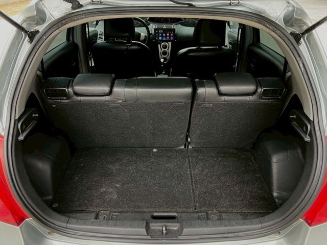 ★SUM模範店家★專業認證　★熱門五門掀背車款　　　　★里程保證★大銀幕安卓機　　　★空間超大★保養維修便宜  第19張相片