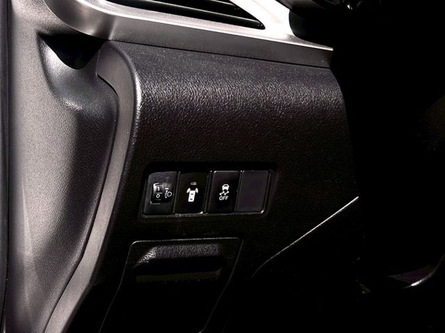 ★SUM模範店家★專業認證　★熱門五門掀背車款　　　　★里程保證★多功能數位影音　　　★倒車影像★保養維修便宜  第4張相片